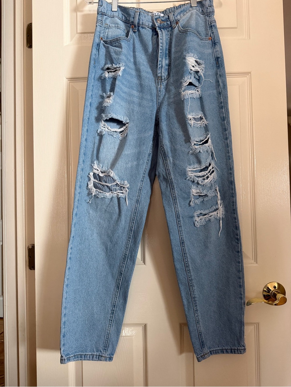 Light Blue Distressed Women’s Jeans